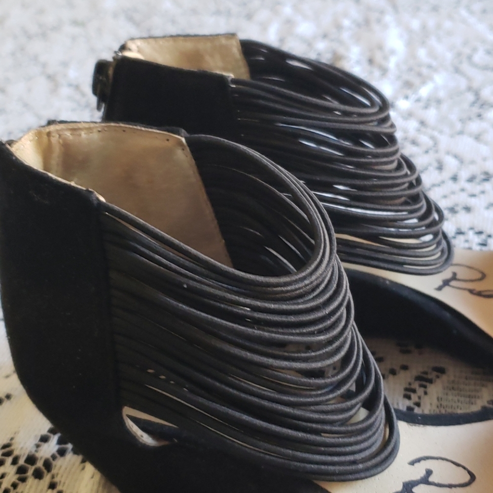 American Rag open toe shoes. - Picture 3 of 6